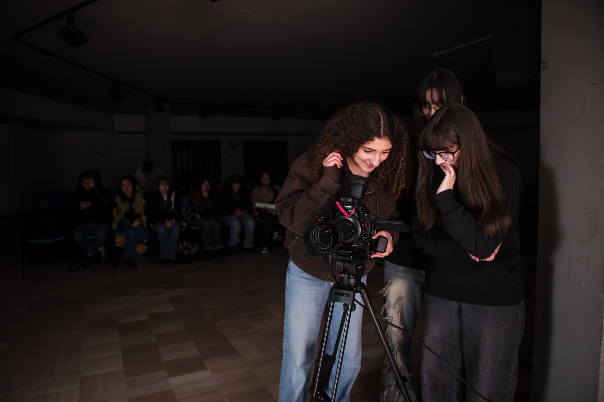 Behind the lens image 3